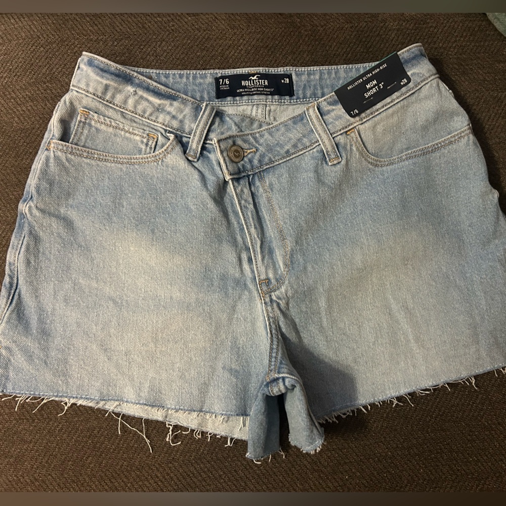 Hollister Women's Light Blue Denim Short ultra  high-rise mom short 3 sz 7/6 w28